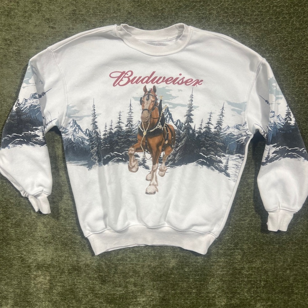 Budweiser Sweatshirt Unisex XXS White Clydesdale Horse Winter Graphic Crewneck
